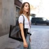 Hybrid Tote Negro - Bolso vegano de hombro - Imagen 10